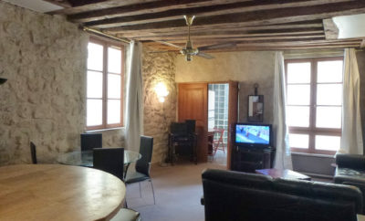 3R – Bvd St Germain PARIS 6 – /Long term rental/    2090 € /month