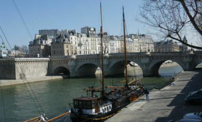 Studio rue St Germ. l Auxerrois (pont neuf)